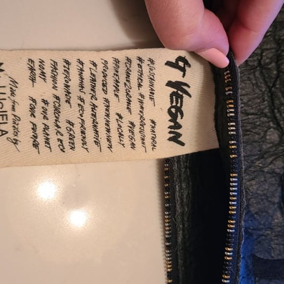 VEGAN PIÑATEX sustainable designer shoulder bag BLACK LUCIELA TASCHEN Prague - Picture 14 of 16